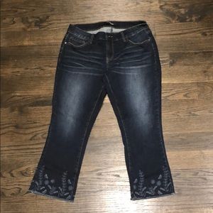 DEMI BOOT WITH EMBROIDERY